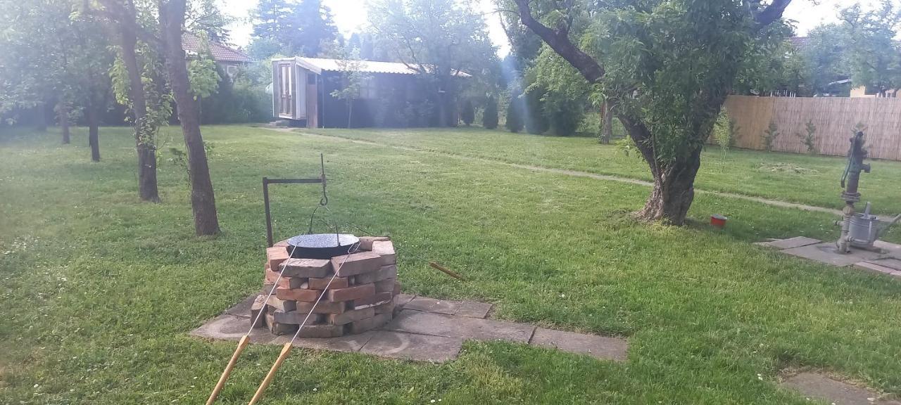 Ket Puli Vendeghaz Lägenhet Bekescsaba Exteriör bild